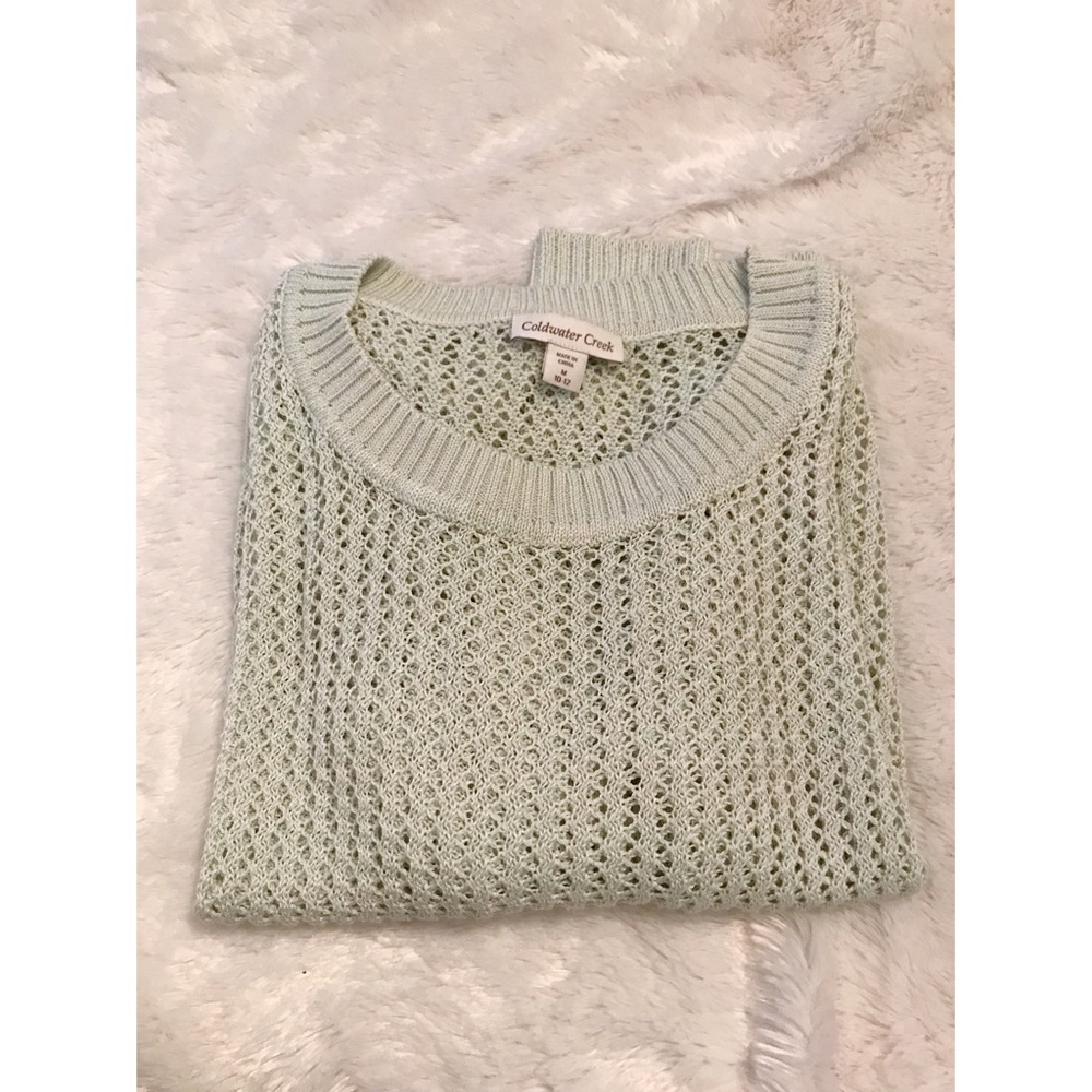 Loose Knit Sweater Size Medium. Excellent condition! What a bargain!